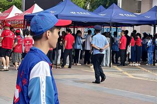 不仅仅是硬！曾繁日11中6贡献12分7篮板8助攻 策应能力惊艳